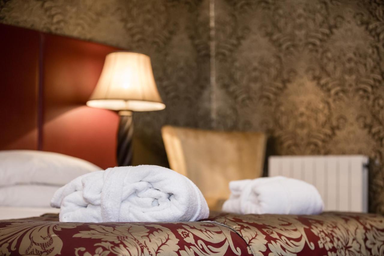 Karma Lake Of Menteith Hotel Stirling Bagian luar foto