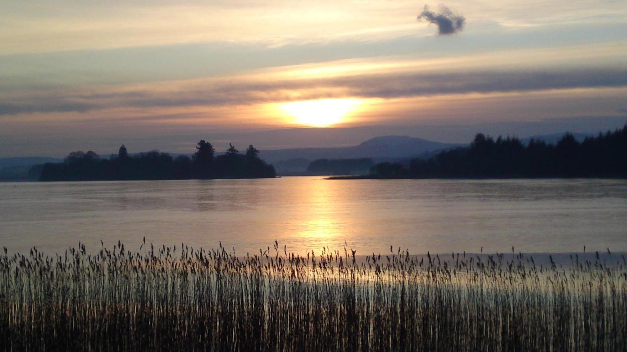 Karma Lake Of Menteith Hotel Stirling Bagian luar foto
